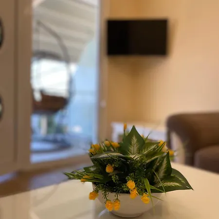 Apartment G&e *